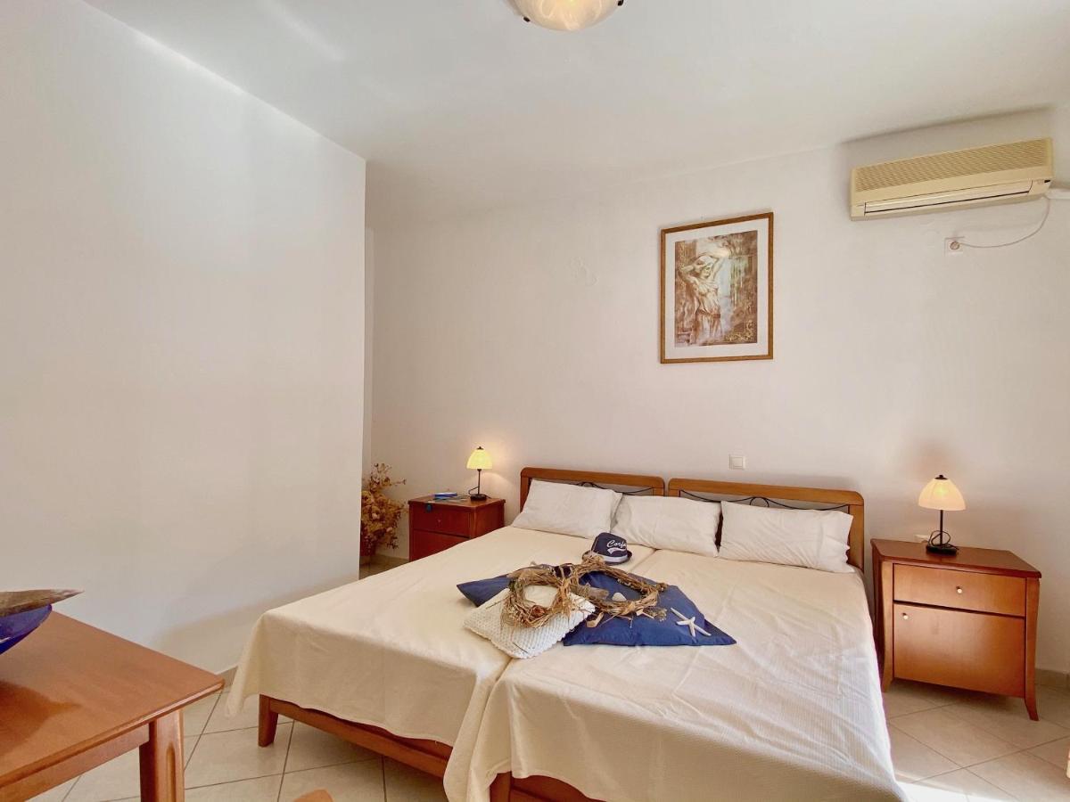 Seafront Villa Ourania Месонґі Екстер'єр фото