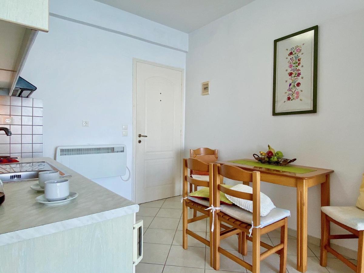 Seafront Villa Ourania Месонґі Екстер'єр фото