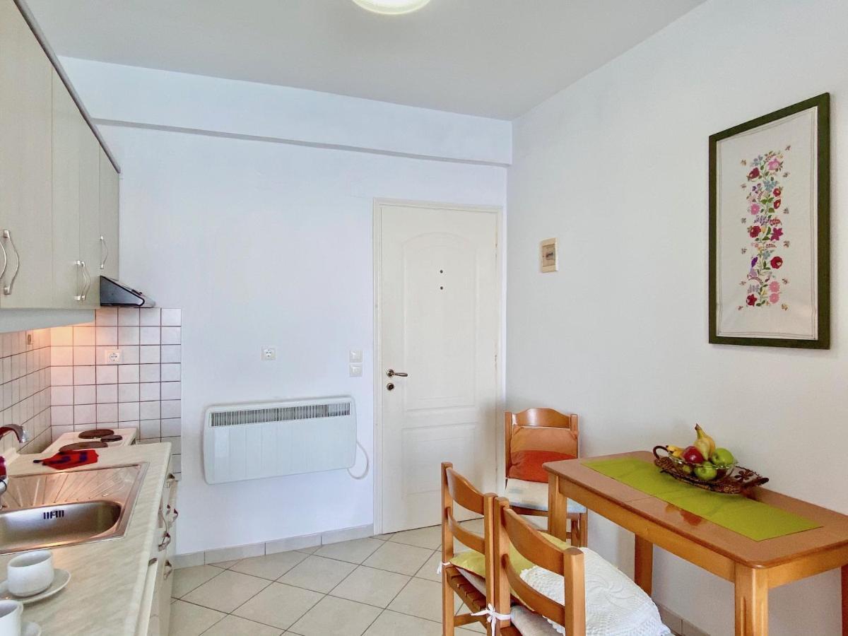 Seafront Villa Ourania Месонґі Екстер'єр фото