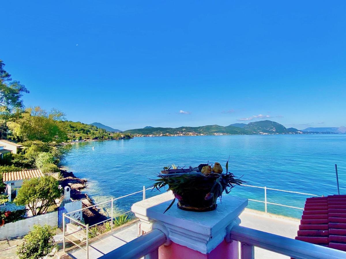 Seafront Villa Ourania Месонґі Екстер'єр фото